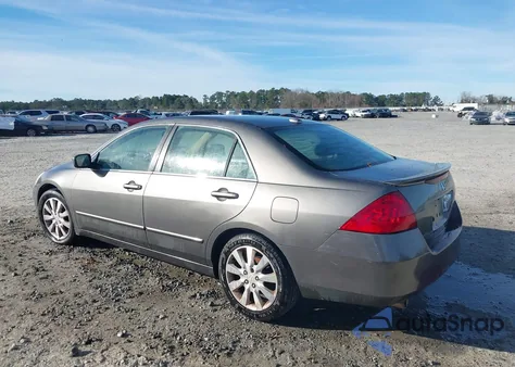 2006 Honda Accord Sdn Ex-L V6 z USA, uszkodzony, nr VIN 1HGCM66556A030784